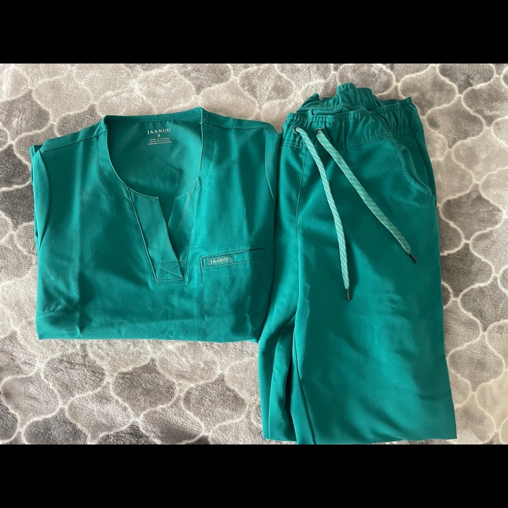 Jaanuu scrubs
